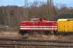V 100.05 (202 726-6) HGB - Hessische Güterbahn GmbH stand mit einem Bauzug in Rathenow etwas ungünstig abgestellt. 21.02.2014