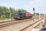 BBL 07 (203 148-2) BBL Logistik GmbH mit der Wagenlok 203 121-9 in Buschow und fuhr weiter in Richtung Rathenow. 20.08.2015