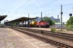 261 013-7 DB Schenker Rail Deutschland AG mit einem gemischtem Güterzug in Magdeburg-Neustadt und fuhr zum Rangierbahnhof Magdeburg-Rothensee. Netten Gruß zurück an den Tf! 17.06.2015
