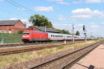 101 008-1 mit dem IC 1919 von Berlin Ostbahnhof nach Köln Hbf und 101 045-3 mit dem IC 1995 von Berlin Ostbahnhof nach Stuttgart Hbf in Großwudicke. 15.07.2018 