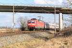 br-6120/599732/120-146-6-mit-dem-ic-2223 120 146-6 mit dem IC 2223 von Berlin Südkreuz nach Aachen Hbf in Nennhausen. 13.02.2018