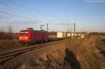 145 010-5 DB Schenker Rail Deutschland AG mit einem Containerzug in Brandenburg(Havel) und fuhr in Richtung Magdeburg weiter. 08.03.2014