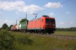 145 022-0 DB Schenker Rail Deutschland AG mit einem Containerzug aus Richtung Salzwedel kommend in Stendal. 31.05.2014