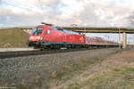 182 001 mit dem IRE 4272  Berlin-Hamburg-Express  von Berlin Ostbahnhof nach Hamburg Hbf in Nennhausen.