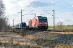 185 246-6 DB Cargo mit einem gemischtem Güterzug von Seelze nach Seddin in Nennhausen. 13.02.2018