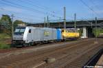 Die 185 690-5 Railpool GmbH fr PCT - Private Car Train GmbH und die Wiebe Lok Nr.6 (216 032-3) stehen in Hamburg-Harburg und warten auf neue Einstze. 31.08.2012