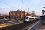 411 067-2  Traunstein  als ICE 91 von Hamburg-Altona nach Wien Westbahnhof, bei der Durchfahrt in Uelzen. 04.02.2014