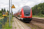 RE5 (RE 4357) von Rostock Hbf nach Elsterwerda, bei der Einfahrt in Baruth(Mark). Geschoben hatte die 114 040-9. 04.08.2016