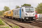 187 310-8 Railpool GmbH für evb logistik, stand mit einem Schienenschleifzug in Rathenow abgestellt.