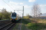 ET 445.102 (445 102-7) ODEG - Ostdeutsche Eisenbahn GmbH als RE2 (RE 63986) von Schwerin Hbf nach Cottbus, bei der Einfahrt in Friesack.
