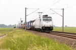 186 428-9 Railpool GmbH für RTB Cargo - Rurtalbahn Cargo GmbH mit einem Containerzug bei Brandenburg und fuhr weiter in Richtung Werder(Havel). 27.05.2016