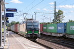 193 233-4 ELL - European Locomotive Leasing für SBB Cargo International AG mit einem Containerzug in Bienenbüttel und fuhr weiter in Richtung Lüneburg. 19.08.2016