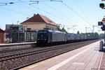 185 570-9 MRCE - Mitsui Rail Capital Europe B.V für SBB Cargo International AG mit einem Containerzug in Bienenbüttel und fuhr weiter in Richtung Lüneburg. 26.08.2016