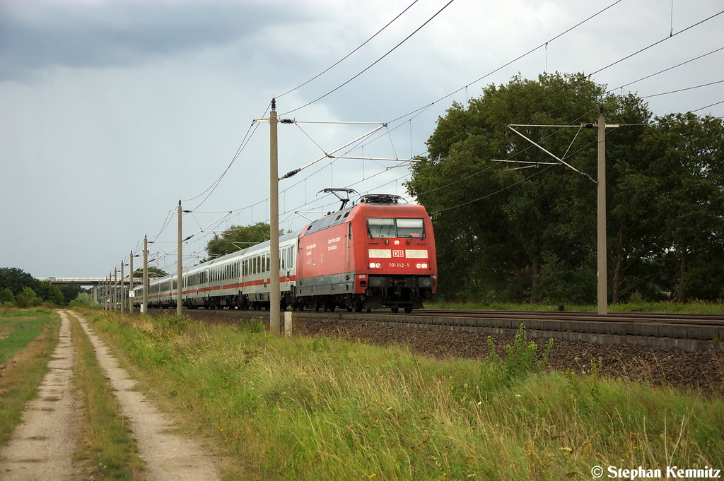 101 112-1 mit dem IC 140 von Berlin Ostbahnhof nach Schiphol (Airport) bei Rathenow. 25.08.2012
