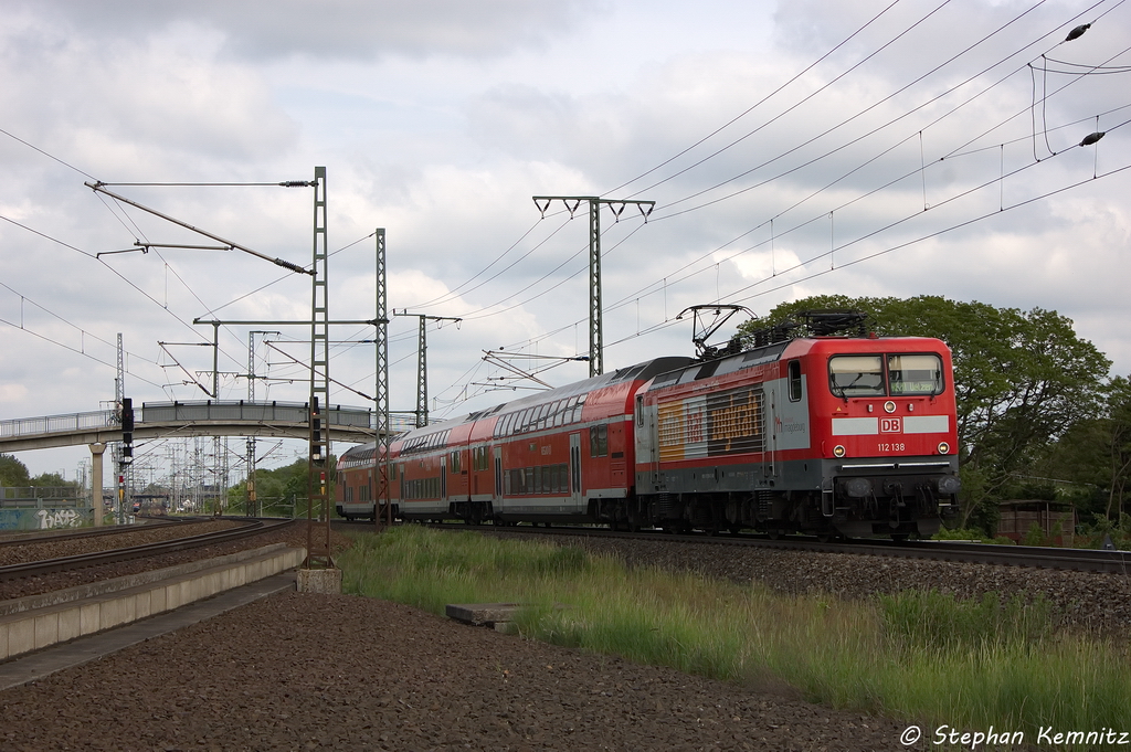 112 138  Otto hat Zugkraft  mit dem RE20 (RE 17620) von Halle(Saale) nach Uelzen in Stendal(Wahrburg). 24.05.2013
