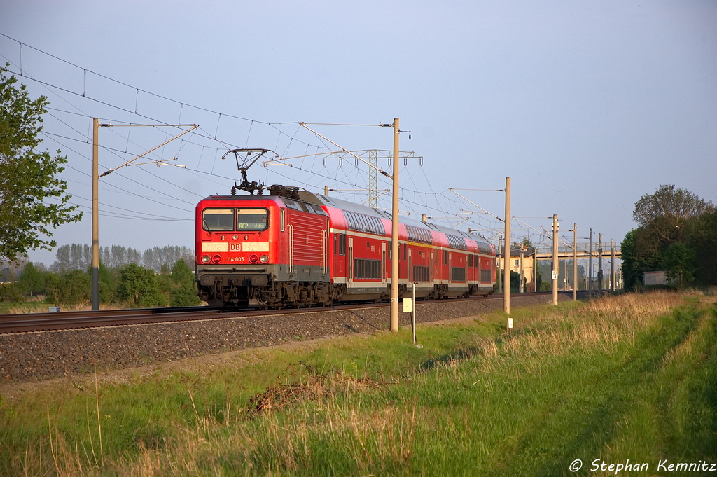 114 005 mit dem RE2  ODEG  (RE 37380) von Wittenberge nach Cottbus in Vietznitz. 08.05.2013