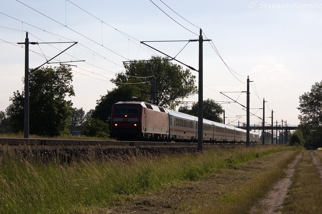 120 146-6 mit dem IC 147 von Amersfoort nach Berlin Ostbahnhof bei Rathenow. Netten Gru an den Tf! 08.06.2013