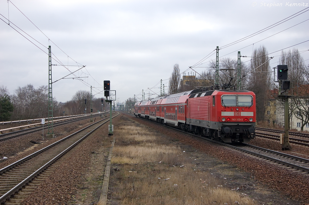 143 333-3 mit der RB10 (RB 18959) von Nauen nach Berlin Hbf (tief), bei der Ausfahrt in Berlin Jungfernheide. 01.03.2013