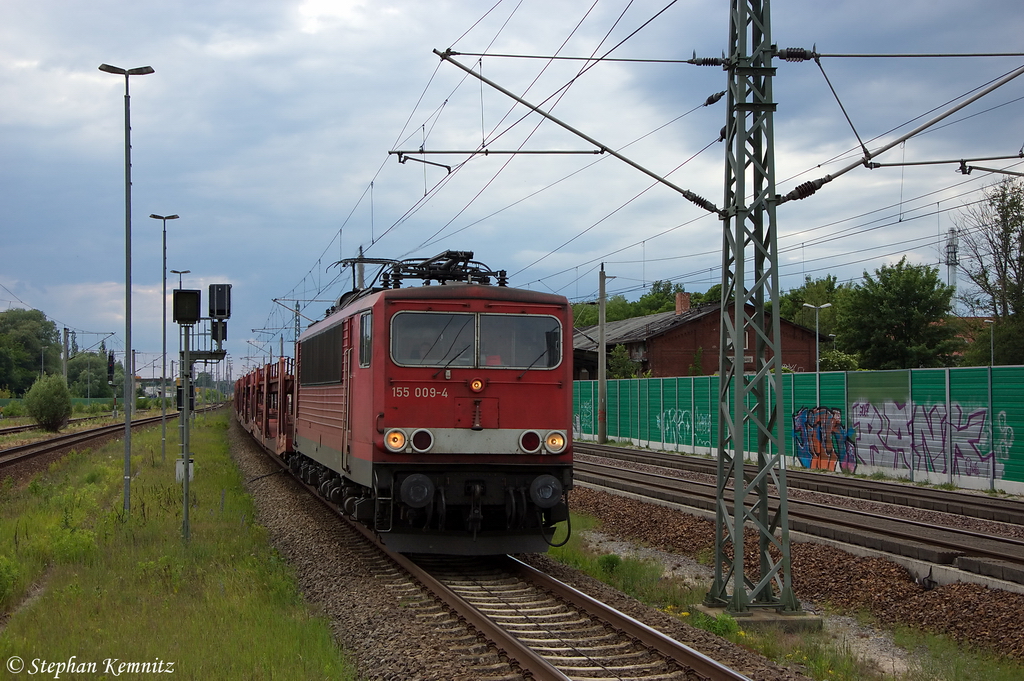 155 009-4 DB Schenker Rail Deutschland AG mit leeren Autotransportzug in Rathenow und fuhr in Richtung Wustermark weiter. 11.06.2012