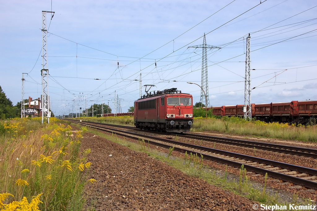 155 222-3 DB Schenker Rail Deutschland AG kommt als Lz nach Satzkorn gefahren, um den Fans Ganzzug der Rechts steht ab zu holen. 17.08.2012