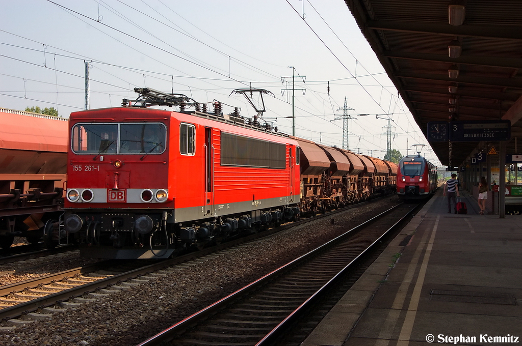 155 261-1 DB Schenker Rail Deutschland AG mit einem gemischtem Güterzug in Schönefeld und fuhr nach einem Tf wechsel weiter in Richtung Genshagener Heide. 21.08.2012