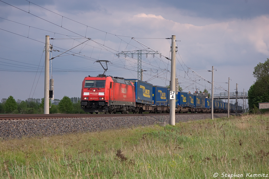 185 273-0 DB Schenker Rail Deutschland AG mit dem KLV  LKW Walter  in Vietznitz und fuhr in Richtung Friesack weiter. 10.05.2013