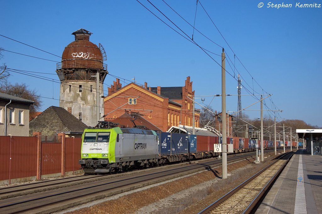 185 543-6 Captrain Deutschland GmbH fr ITL Eisenbahn GmbH mit einem Containerzug in Rathenow und fuhr in Richtung Stendal weiter. 04.03.2013