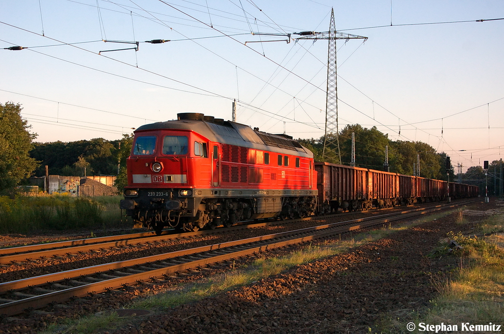 233 233-6 DB Schenker Rail Deutschland AG mit einem Eanos Ganzzug aus Brandenburg-Altstadt in Satzkorn und bring dieses Zug nach Priort. Netten Gruß an den Tf! 04.09.2012