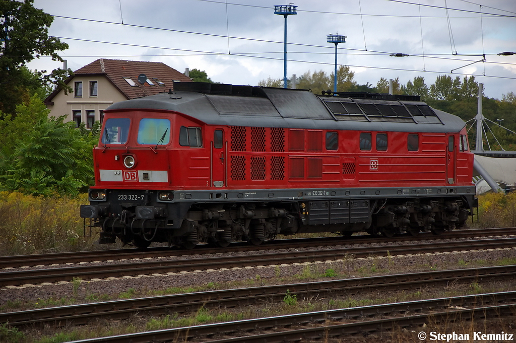 233 322-7 DB Schenker Rail Deutschland AG kommt als Lz durch Magdeburg gefahren und hielt dort an einem rotem Signal. 08.09.2012