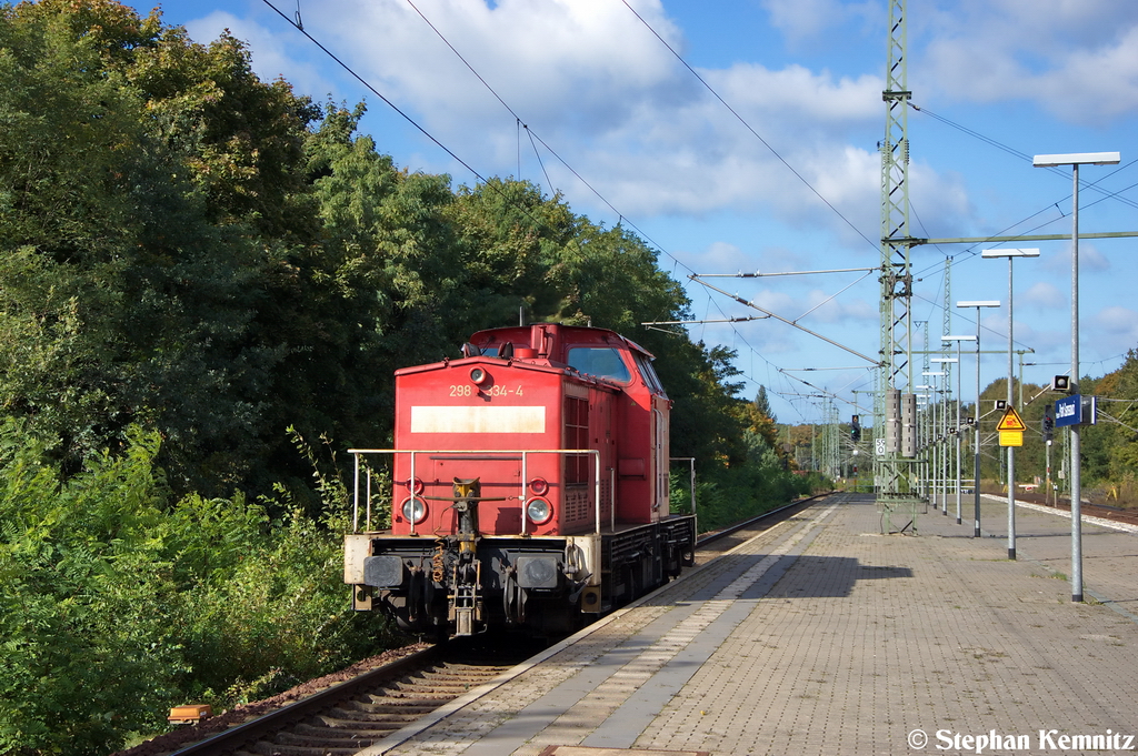 298 334-4 DB Schenker Rail Deutschland AG kam aus Seddin als Lz durch Potsdam Park Sanssouci gefahren und fuhr in Richtung Werder(Havel) weiter. 09.10.2012