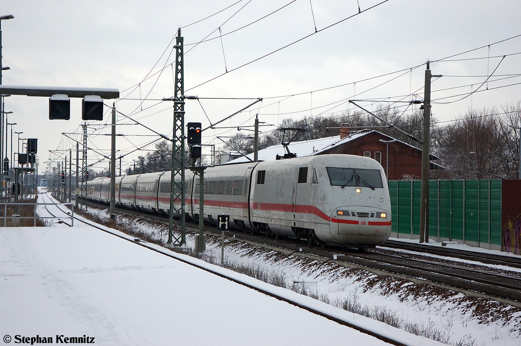 401 002-1 als ICE 872 von Basel SBB nach Berlin Ostbahnhof in Rathenow. 06.12.2012