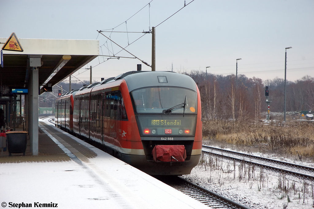 642 168/668 & 642 185/685 als RB13 (RB 17958) von Rathenow nach Stendal in Rathenow. 01.12.2012