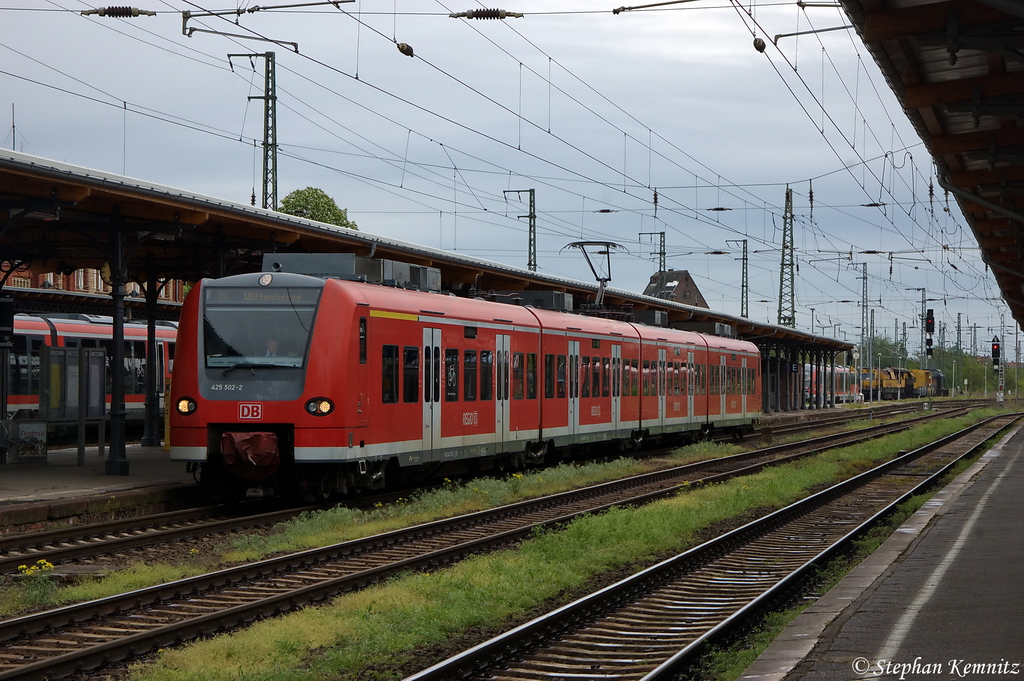 Die LED 425 502-2 als RB30 (RB 17824) von Schnebeck-Bad Salzelmen nach Wittenberge in Stendal. 05.05.2012