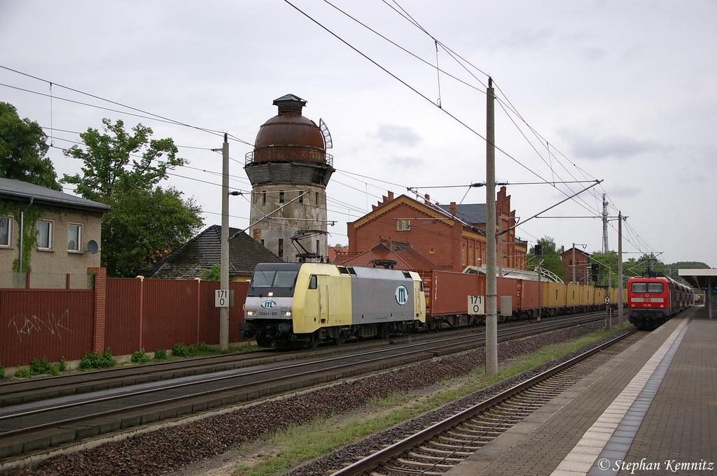 ES 64 F - 901 (152 196-2) ITL Eisenbahn GmbH mit einem Containerzug in Rathenow, in Richtung Stendal unterwegs. 11.05.2012