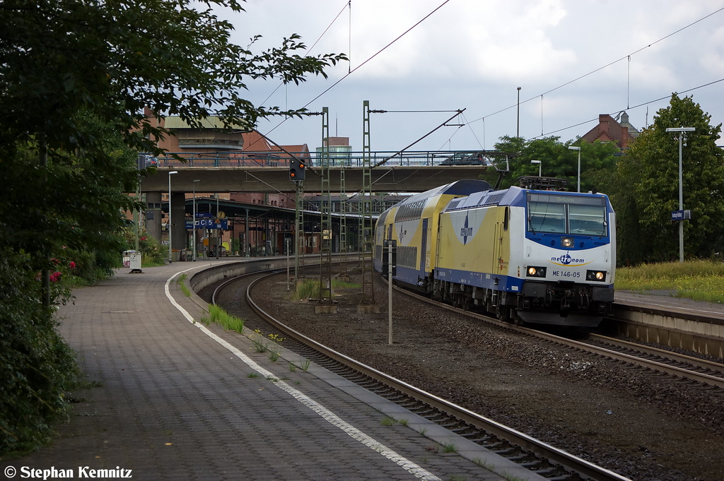 ME 146-05  Rotenburg (Wmme)  (146 505-3) metronom Eisenbahngesellschaft mbH mit dem metronom (ME 82115) von Hamburg Hbf nach Uelzen, bei der Ausfahrt in Hamburg-Harburg. 31.08.2012