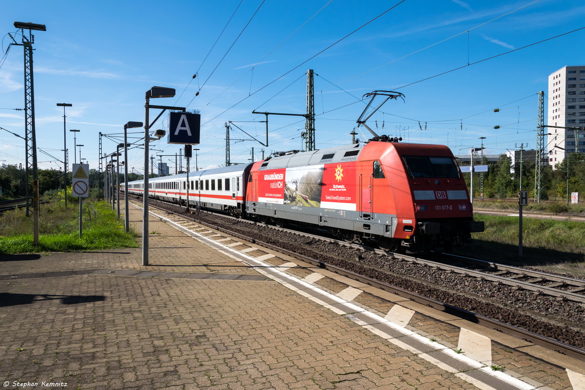 101 017-2  Graubünden natürliCH  mit dem IC 2430 von Leipzig Messe nach Emden Hbf in Braunschweig. 25.09.2015