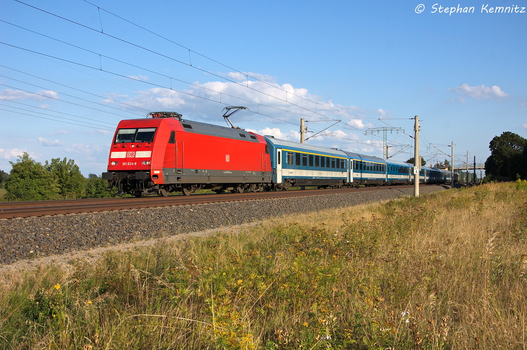 101 024-8 mit dem EC 174  Jan Jesenius  von Budapest-Keleti nach Hamburg-Altona in Vietznitz. 24.08.2013