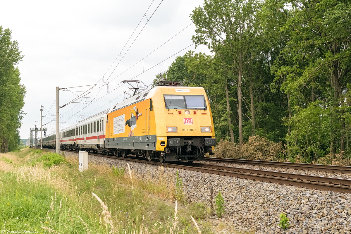101 030-5  Bahn BKK  mit dem IC245 von Amsterdam Centraal nach Berlin Ostbahnhof in Nennhausen. 25.06.2020