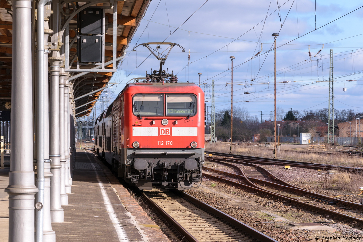112 170 mit dem RE20 (RE 17663) von Uelzen nach Magdeburg Hbf in Stendal. 16.02.2016