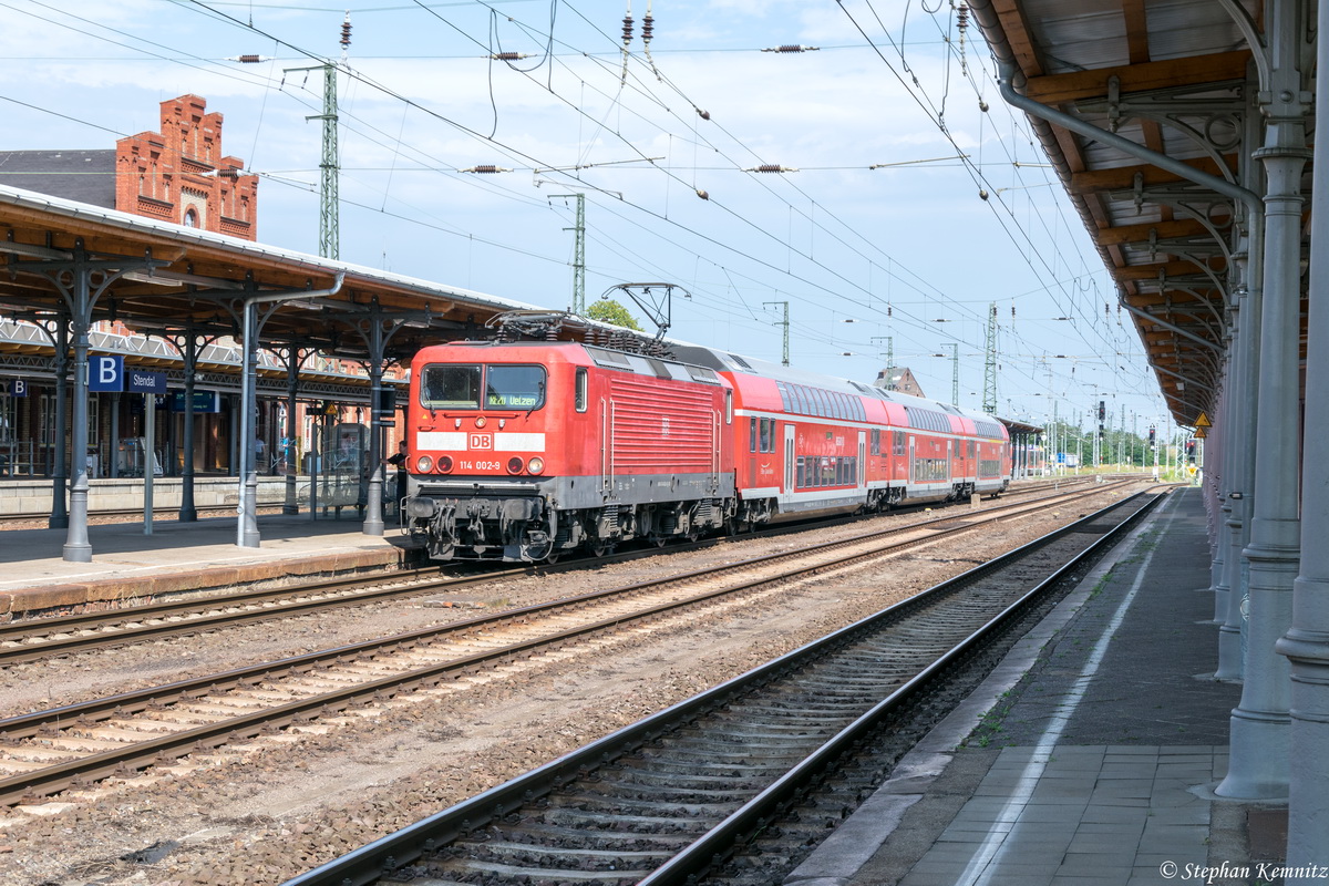 114 002-9 mit dem RE20 (RE 17620) von Halle(Saale)Hbf nach Uelzen in Stendal. 08.08.2015