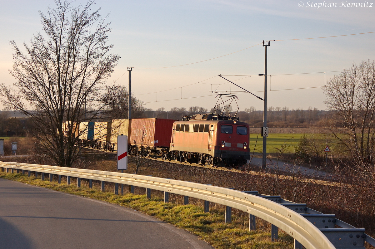 139 285-1 EGP - Eisenbahngesellschaft Potsdam mbH mit einem Containerzug aus Richtung Salzwedel kommend in Stendal(Wahrburg) und fuhr in Richtung Güterbahnhof weiter. 14.02.2014
