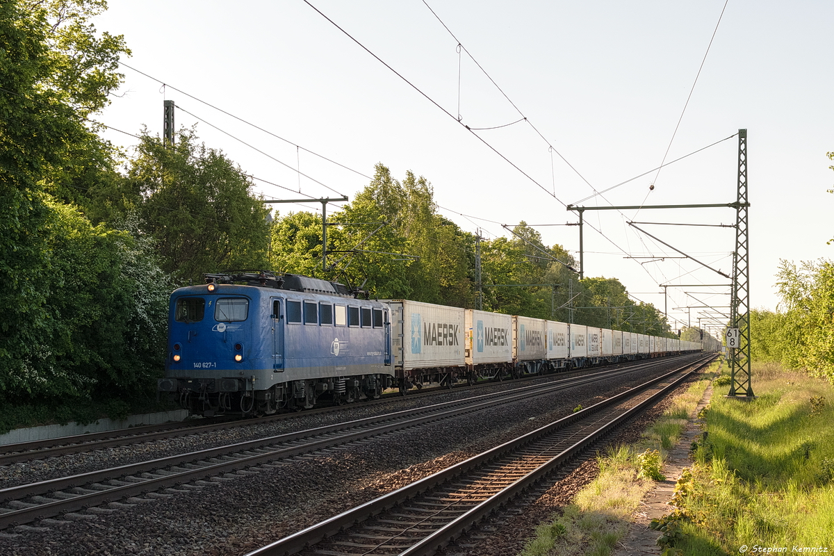 140 627-1 EGP - Eisenbahngesellschaft Potsdam mbH mit einem Containerzug in Friesack und fuhr weiter in Richtung Nauen. 08.05.2018