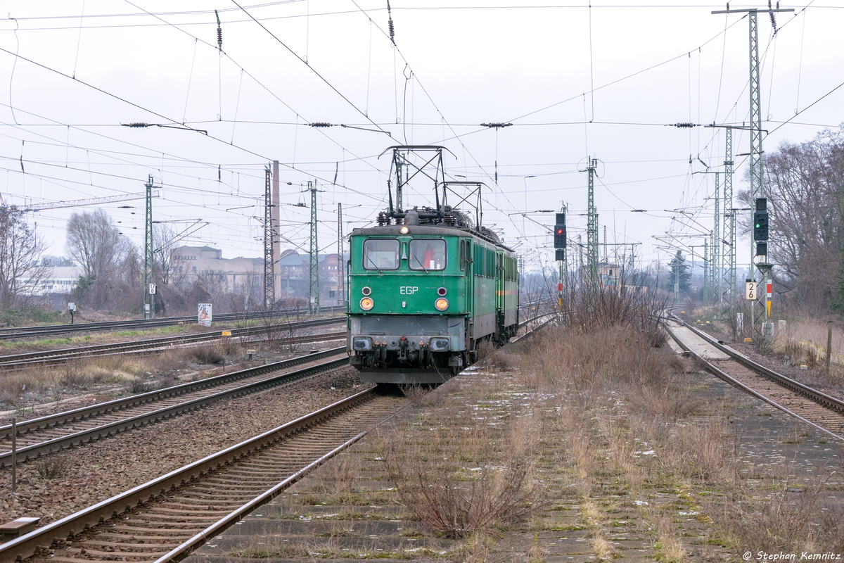 142 150-2 & 142 133-8 EGP - Eisenbahngesellschaft Potsdam mbH in Magdeburg-Neustadt und fuhren weiter in Richtung Hauptbahnhof. 16.01.2016