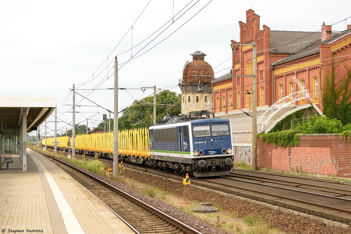 155 045-9 PRESS (155 238-9) mit dem leeren Holzzug (DGS 41487) von Borstel nach Frankfurt Oderbrücke in Rathenow. 16.07.2017