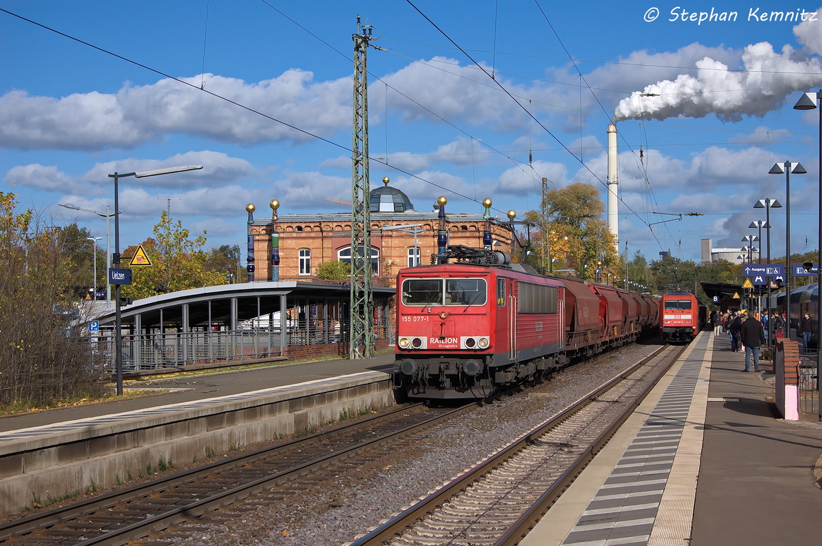 155 077-1 DB Schenker Rail Deutschland AG mit einem Tanoos Ganzzug in Uelzen und fuhr in Richtung Celle weiter. Am Gleis 102 stand die 101 134-5 mit dem IC 2376 von Stuttgart Hbf nach Stralsund Hbf. 18.10.2013