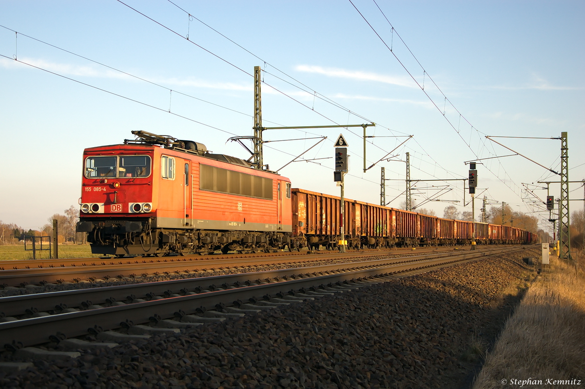 155 085-4 DB Schenker Rail Deutschland AG mit einem Eanos Ganzzug, bei der Einfahrt in Friesack(Mark) und fuhr nach der Uberholung vom ICE 1608, weiter in Richtung Wittenberge. 28.02.2015