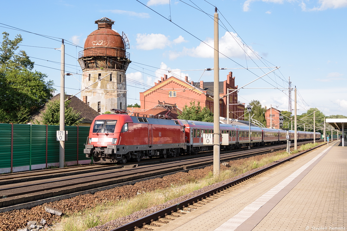 182 006 mit dem IRE 4272  Berlin-Hamburg-Express  von Berlin Ostbahnhof nach Hamburg Hbf in Rathenow. 23.07.2017