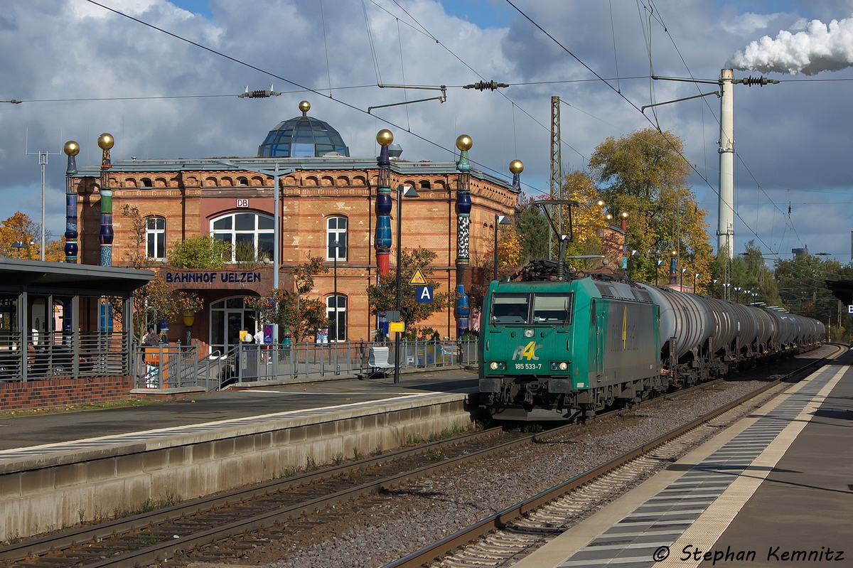 185 533-7 Captrain Deutschland GmbH fr ITL - Eisenbahngesellschaft mbH mit einem Kesselzug  Dieselkraftstoff oder Gasl oder Heizl (leicht)  in Uelzen und fuhr in Richtung Celle weiter. 18.10.2013