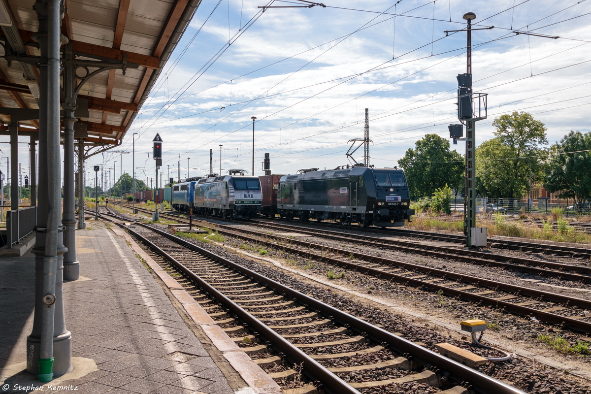 185 547-7 MRCE Dispolok GmbH für METRANS Rail s.r.o. mit einem Containerzug in Stendal und fuhr in Richtung Salzwedel weiter. 01.07.2016