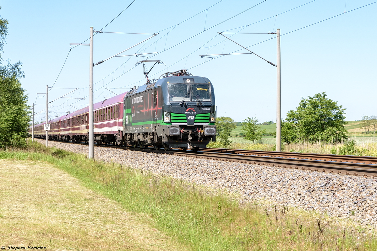 193 266-4 ELL - European Locomotive Leasing für TXL - TX Logistik AG mit dem 1. BVB DFB Pokalfinale 2017 Sonderzug (DPE 1822) von Dortmund nach Berlin Zoo in Nennhausen. Netten Gruß zurück an die Tf´s. 27.05.2017